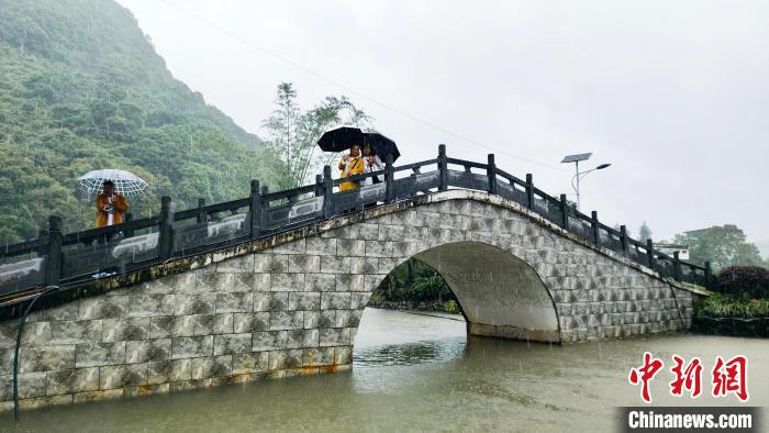 去桂林旅游:手工制作的腐竹打磨着村里的集体经济产业品牌