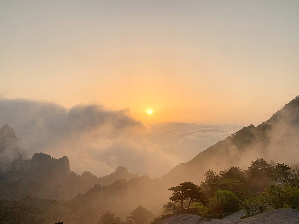 “五一”假期第一天，黄山风景区接待游客1.4万余人