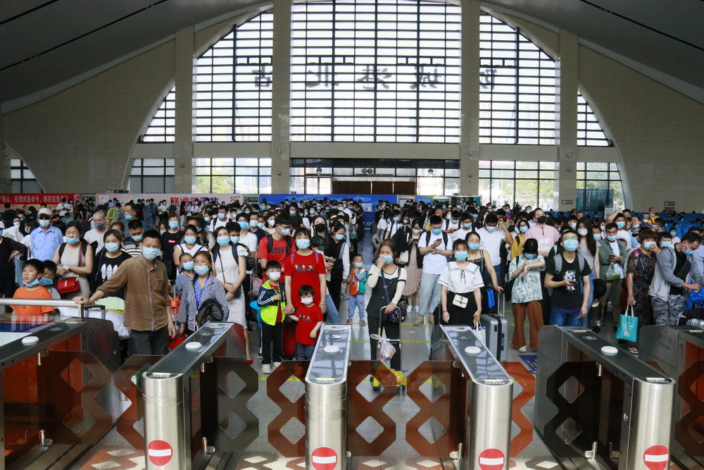 南宁铁路5月3日预计发送旅客40万人，柳州桂林方向有余票