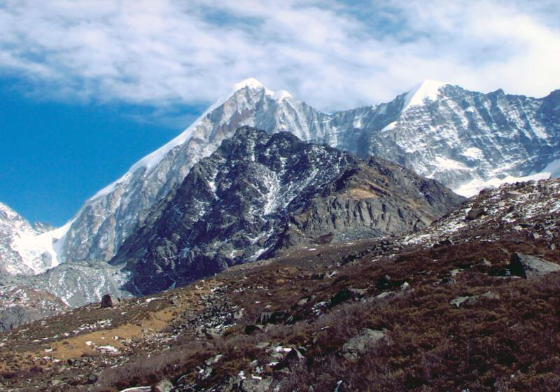 一名山东登山者在四川天海子山失去联系 四川登山协会:搜救