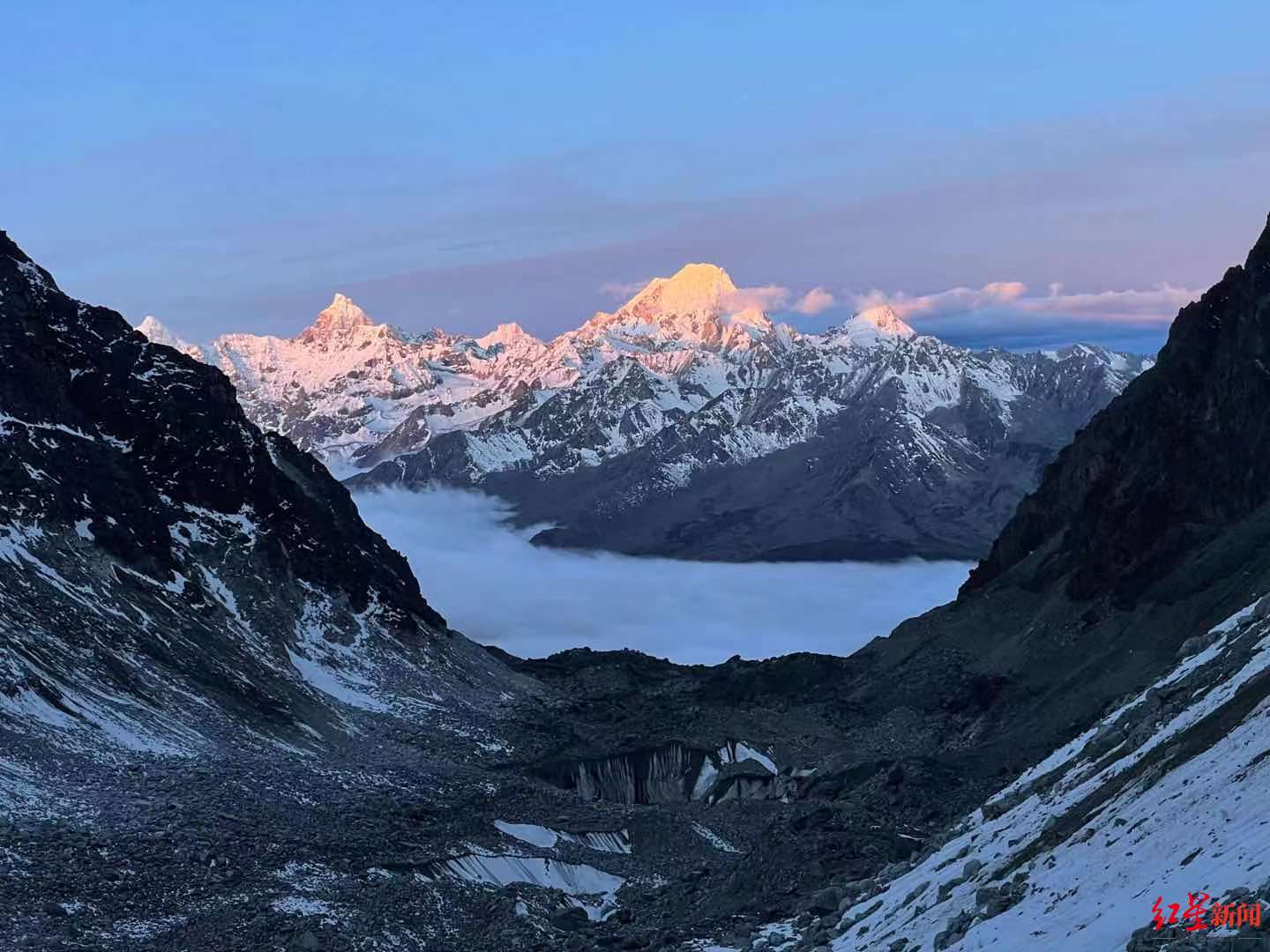 山东男子登山失救详情:雪崩区脚印消失 衣服鞋子找到