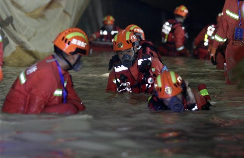 珠海隧道透水事故：越接近受困点，水下越浑浊、救援环境越复杂