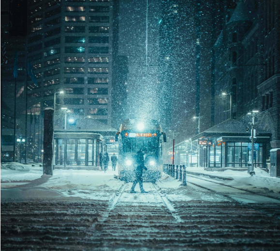 河南鹅毛大雪满天飞 积雪脚脖子深