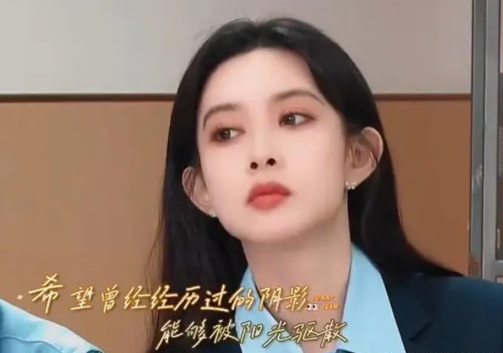 孟子义上学时被拉到女厕所打头
