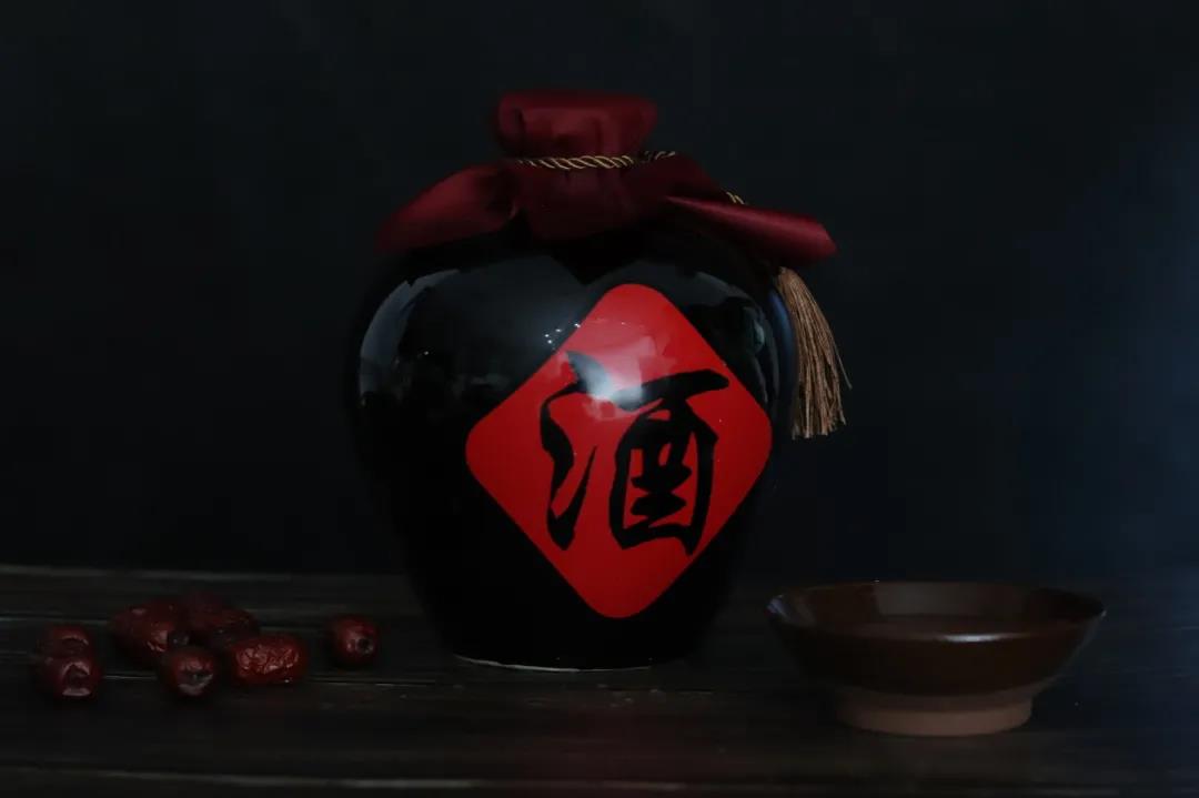 太疯狂“金针菇之王”靠卖白酒一周换来5个