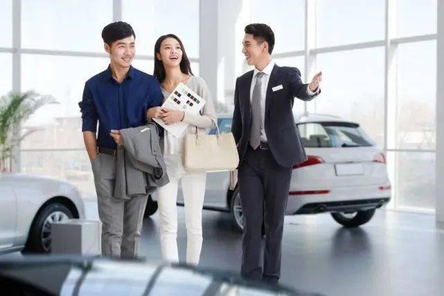 新造车“圈地运动”：狂飙购物中心争抢千店