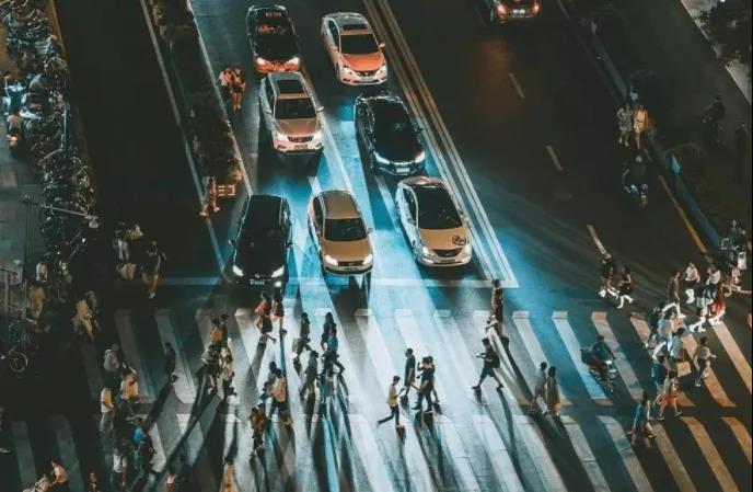 大厂在春天猎杀年轻人 但卸下他们的盔甲逃