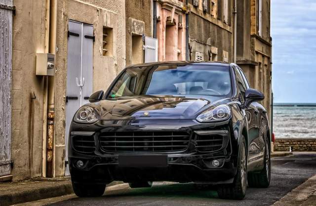 90后最大的豪车和奢侈品潜在消费者？90