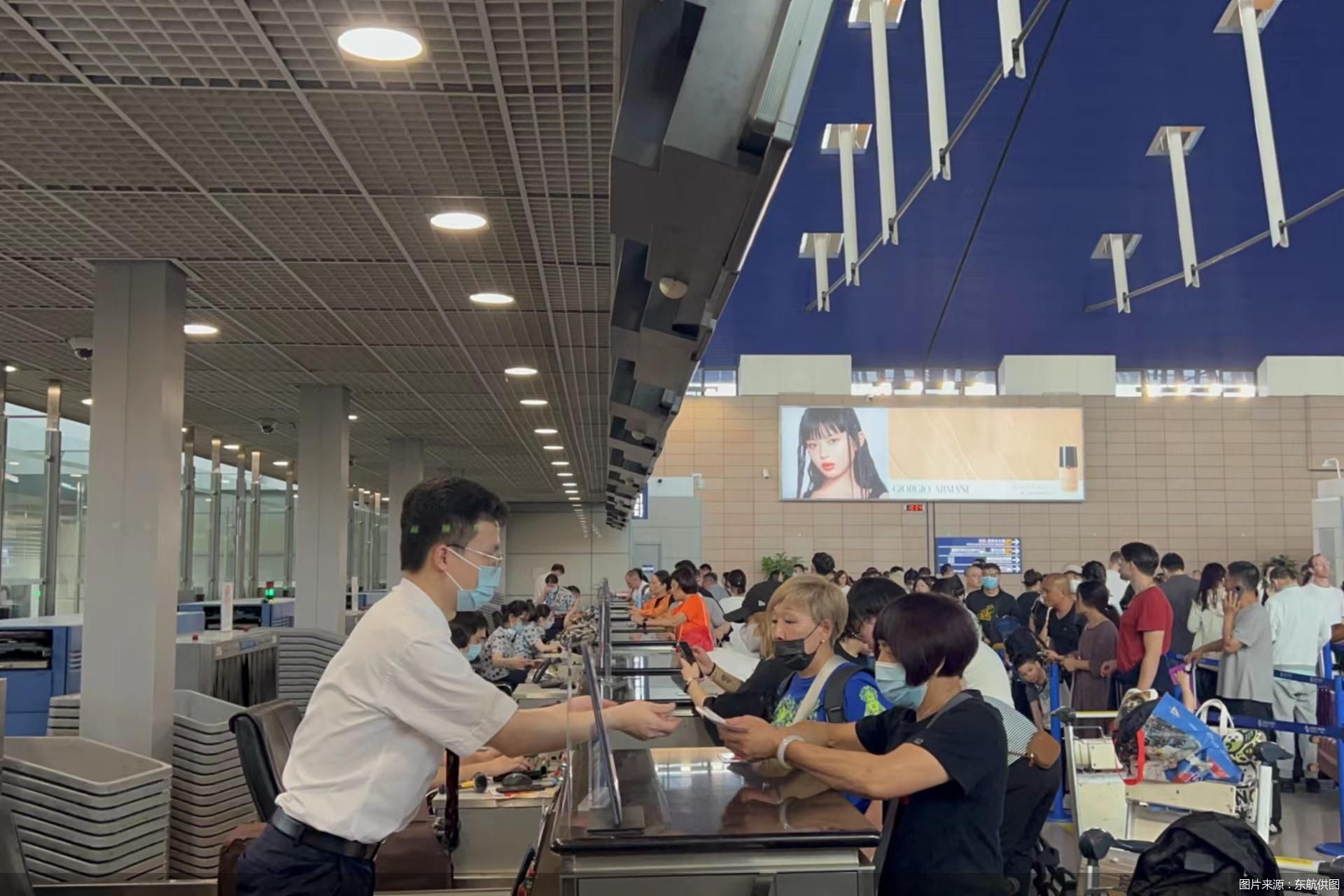 东航暑运国内航班量及国内旅客运输量均超2