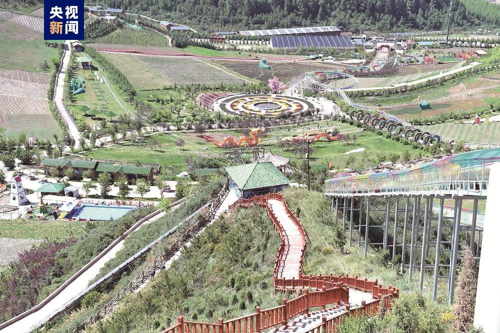 青海日均游客突破20万人次 旅游市场迎来