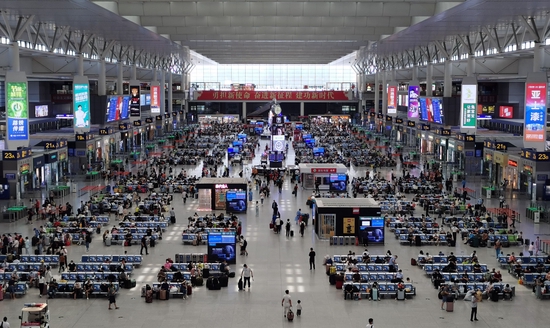 7月长三角铁路发送旅客3900万人次，杭