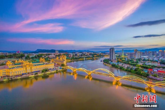 《万亿俱乐部》资料片！五个城市GDP首次